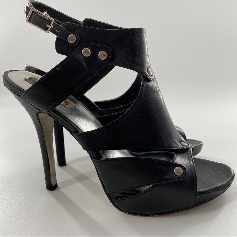 Steve Madden black leather heel size 9.5
